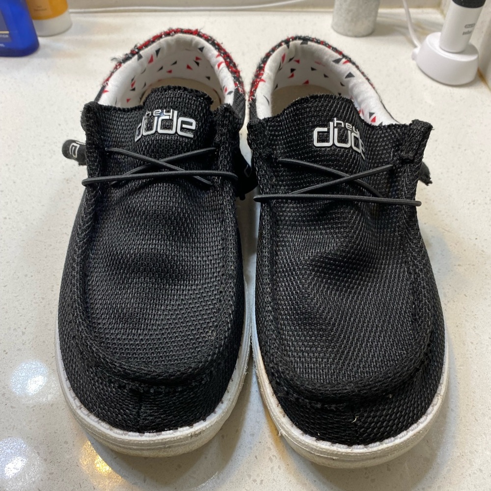 Hey Dude shoes size mens 8